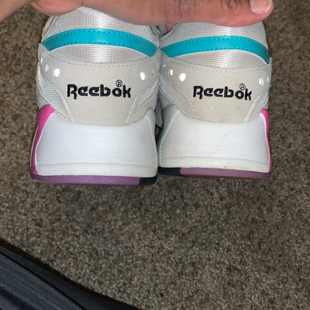 Men Reeboks - Picture 5 of 7